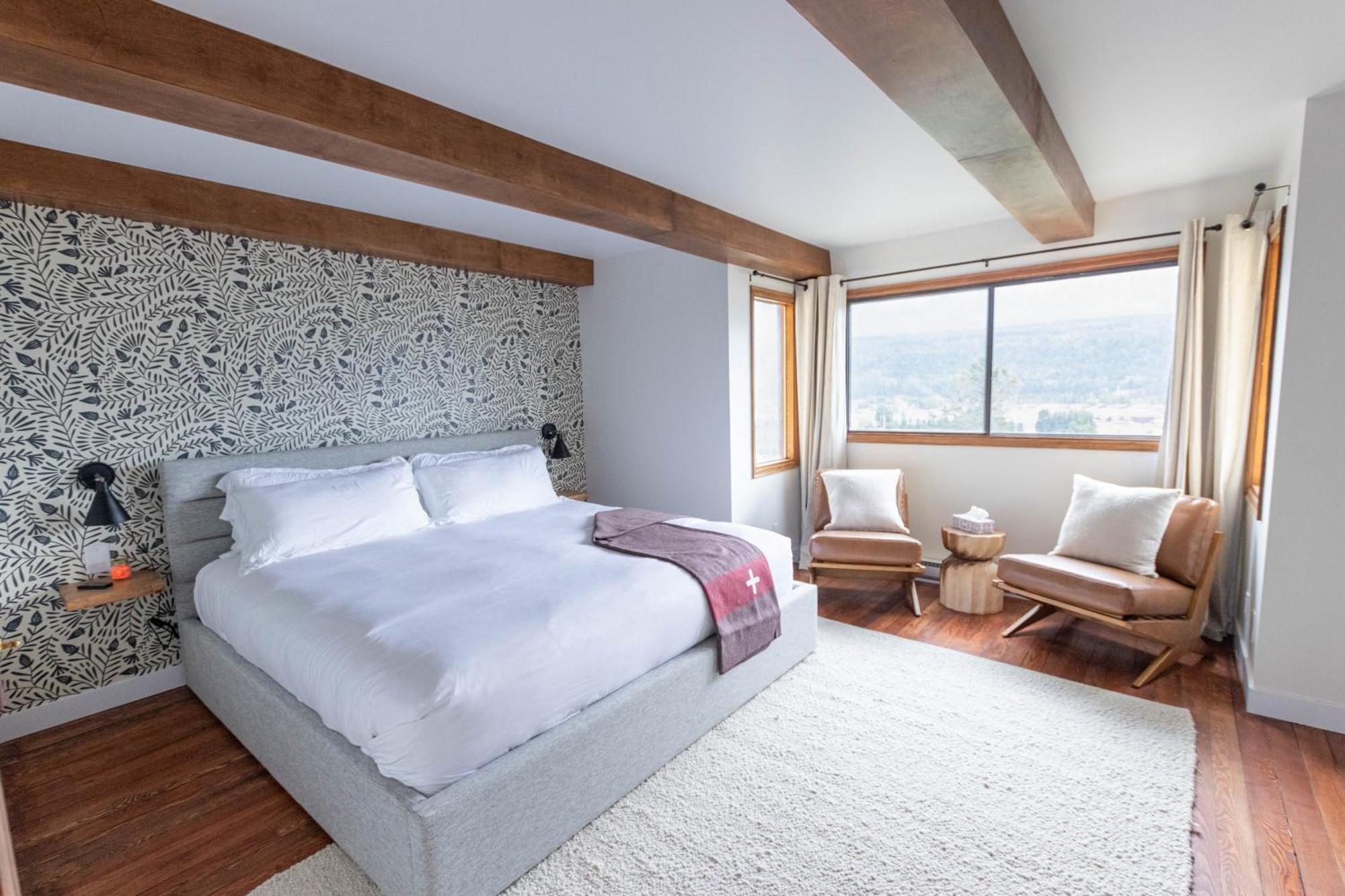 Chalet Heimann - Edelweiss Village Golden Exterior photo